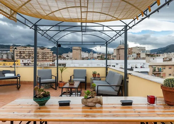 Апартаменты Terrace In The Sky Overlooking Historic Center Палермо